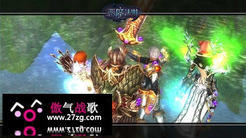 游离在现实与《恶魔法则》之间的美女