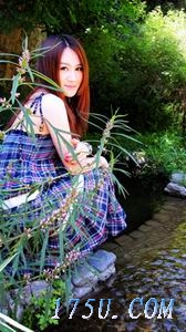网页游戏美女代言