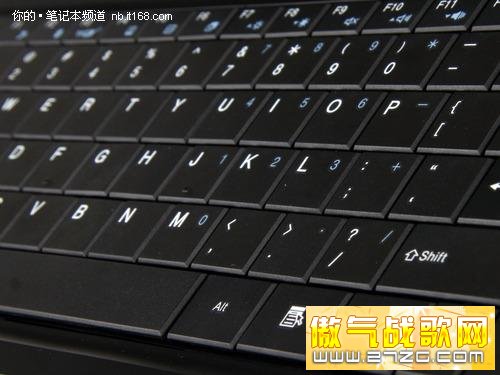 横扫4000元娱乐本市场方正R430升级版评测